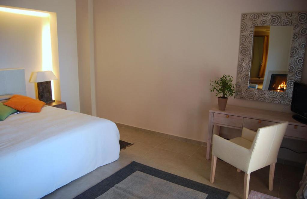 Astrolabe Hotel Khronia Phòng bức ảnh
